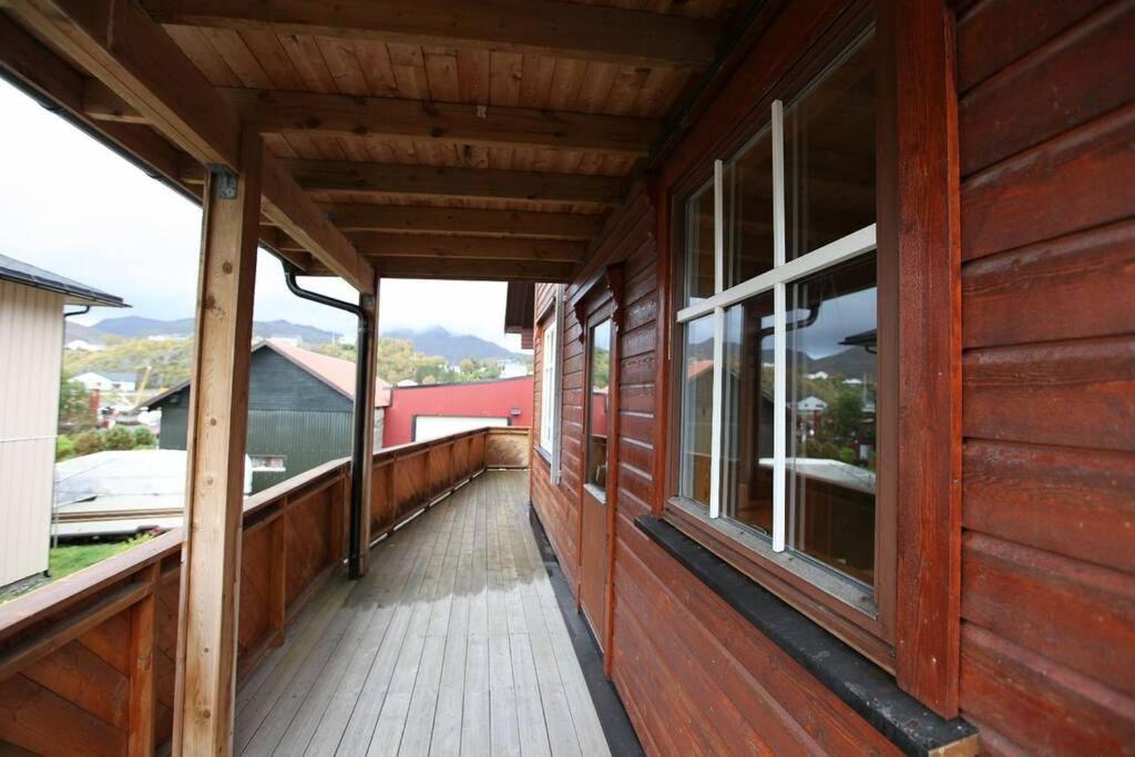 Koselig Hus I Havna Apartment Svolvær Exterior photo