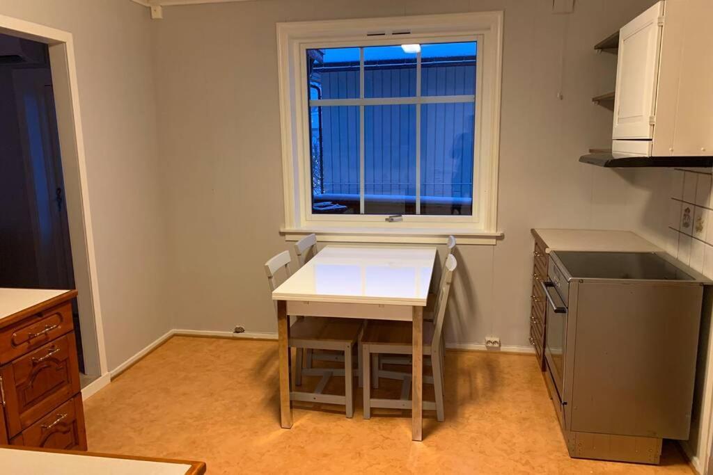 Koselig Hus I Havna Apartment Svolvær Exterior photo