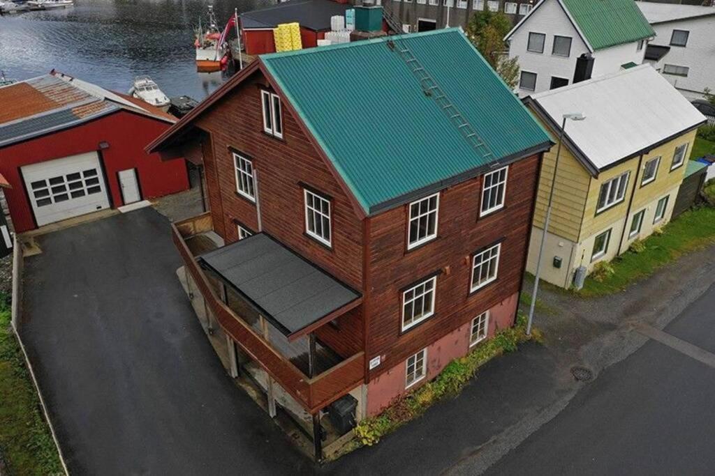 Koselig Hus I Havna Apartment Svolvær Exterior photo